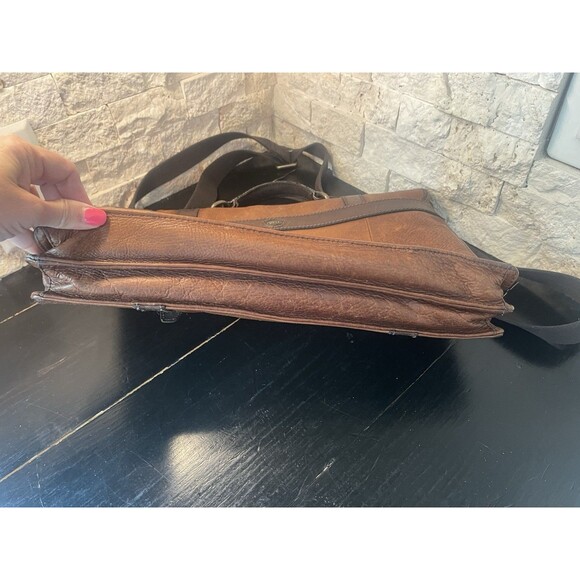 Fossil Messenger Bag Leather Satchel Crossbody Adjustable Strap brass accents - Picture 10 of 11